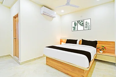 Super Townhouse Oak Kompally