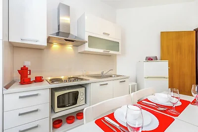 Wohnung in Vinkuran mit Garten