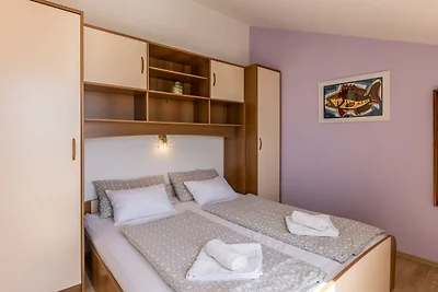 One Bedroom Apartment with Terrace and Sea Vi...