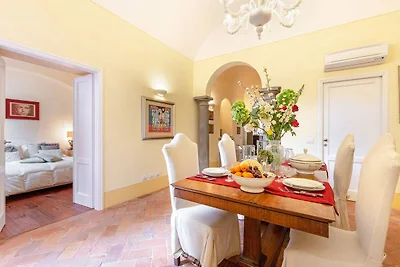 Geräumiges Apartment mit privatem Garten