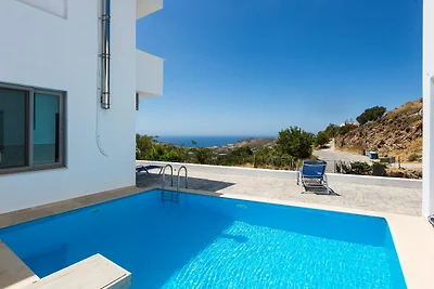 Villa in Mariou mit Pool und Meerblick
