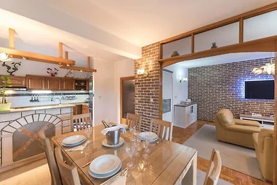 Six Bedroom Holiday Home