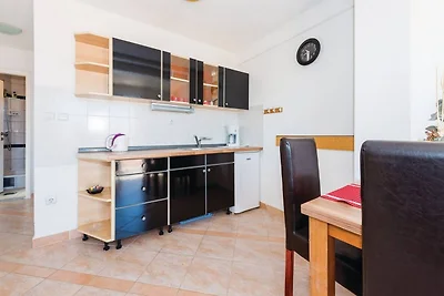 Schöne Küstenwohnung in Rogoznica