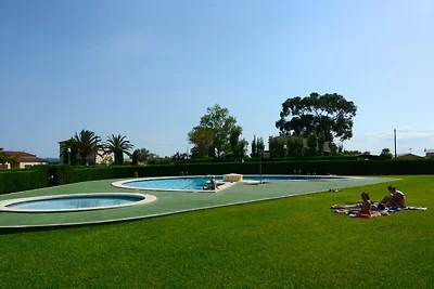 Haus in Estartit mit Pool nahe Strand