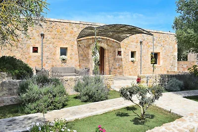 Haus in Maria de la Salut mit Pool