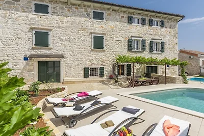 Villa in Poreč mit Schwimmbecken