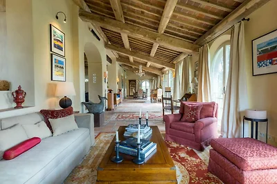 Weingut-Villa in den Hügeln von Lucca