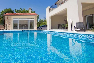 Cedar mit Pool & Sommerküche