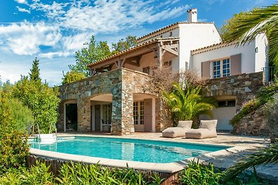 Villa in Cavalaire sur Mer met zwembad