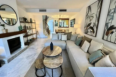 Haus in Estepona mit Zugang zum Strand