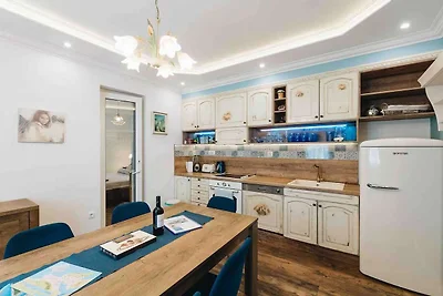 Deluxe apartment Marghareta - Three Bedroom A...
