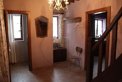 Haus im Grünen auf einem großen Grundstück