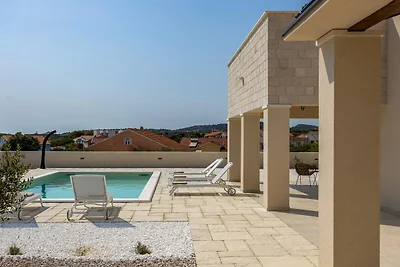 Villa Royal Stone mit Pool in Jezera