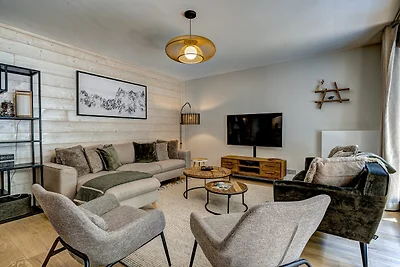 Chic Apartment with Balcony near Chamonix...