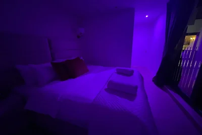 One Lux Stay 2BR/2BA Antwerpen nahe