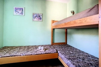 Geräumiges Apartment · Direkter Zugang zur Sk...