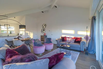 Luxuriöse Villa mit 3 Schlafzimmern am Wasser
