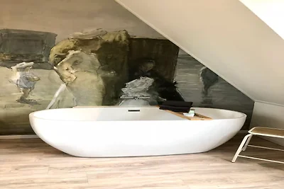 Schöne Lodge am Kirchplatz gelegen.