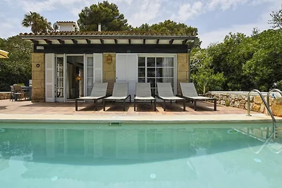 Villa di lusso con piscina e vista sul mare