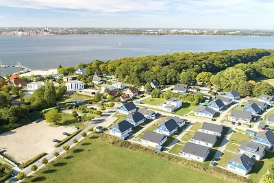 Ferienhaus in Altefähr mit Schwimmbecken