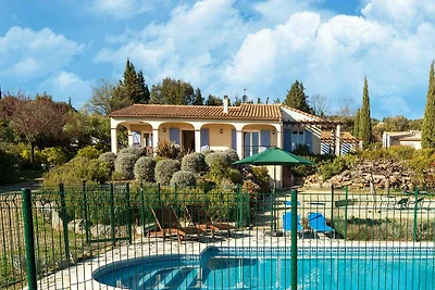 Ruhiges Ferienhaus mit privatem Pool