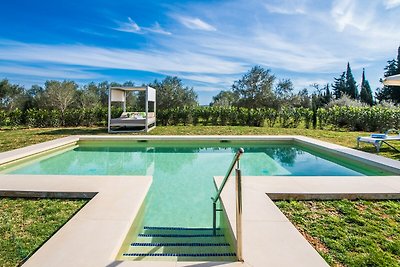 Landhaus mit 2 Schlafzimmern und Pool