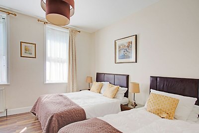 Elegant Apartment in London near Thames River