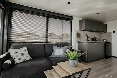 Fuga di lusso in una casa galleggiante