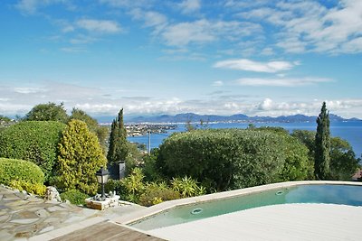 Magnifique villa à Les Issambres avec piscine...