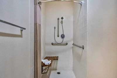 1 Queen | Mobilität | Badewanne | Nsmk