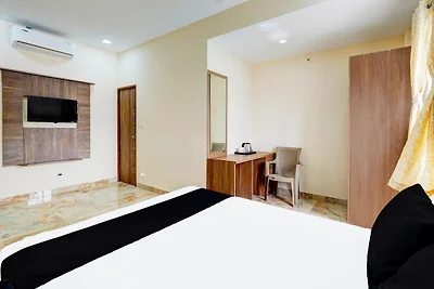 Super Hotel O  Radha Residency