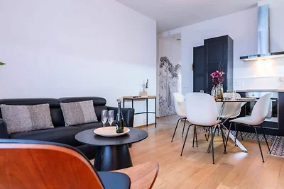 Luxuriöses 3-Zimmer-Apartment, 200 m von den ...