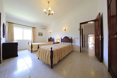 Traditionelle portugiesische Villa im rustika...