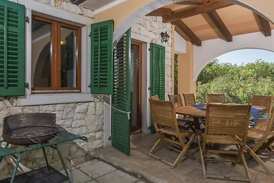 Villa in Koromačno mit Barbecue und Wifi
