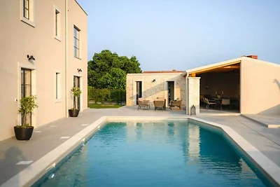 Villa in Kirmenjak mit Schwimmbecken