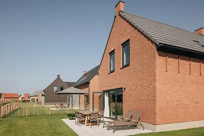 Luxe villa met wijnklimaatkast