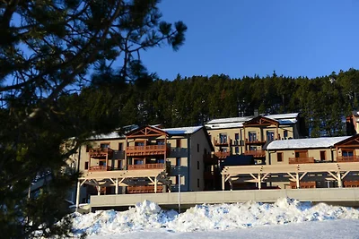 Accogliente rifugio nella foresta vicino alle...