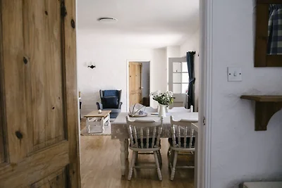 Cottage nel tranquillo villaggio di Sticker, ...