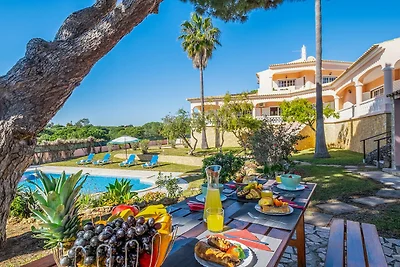 Ländliche Villa in Albufeira