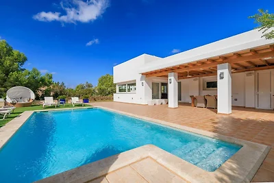 Gezellige villa in St Josep met privé zwembad