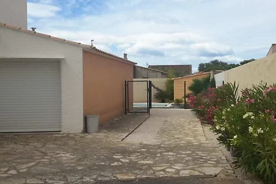 Vakantiehuis in Vias met zwembad