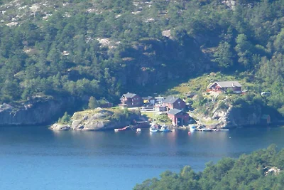 10 persone case ad HOSTELAND-By Traum