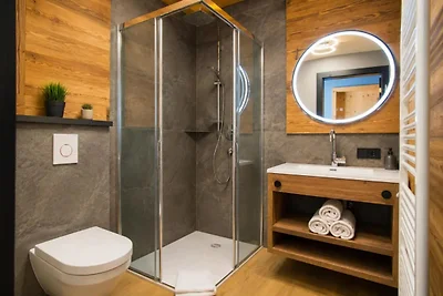 Elegante Chalet Alpino per 10 Ospiti
