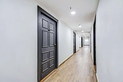 Super Townhouse The Royal Retreat