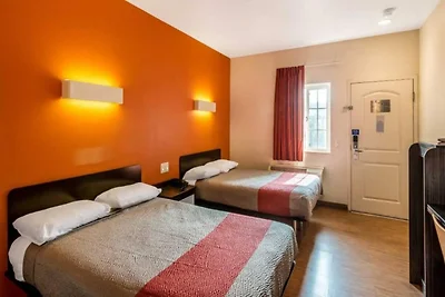 2 Queensize-Betten | Kühlschrank