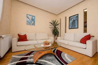 Guest House Villa Anggela - Two Bedroom Apart...