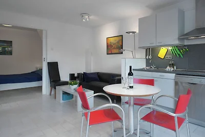 Modernes Haus in Krabbendam an der niederländ...