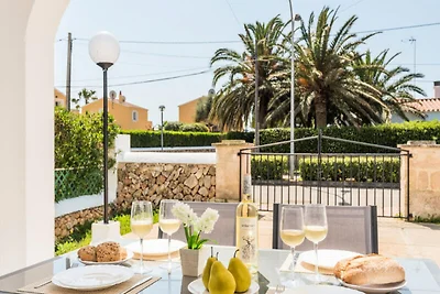Wohnung in Cala Blanca mit Poolblick