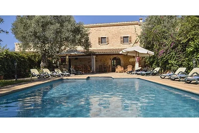 Ferienhaus mit Pool in der Nähe von Búger