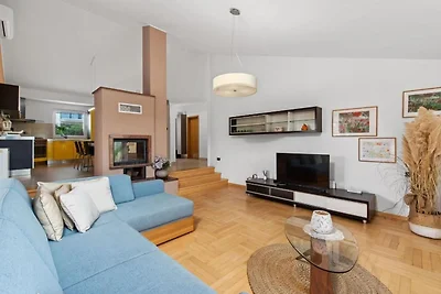 Villa in Vintijan mit privatem Pool